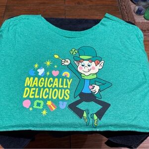 Source Unknown Green Crop Top with Playful Graphic